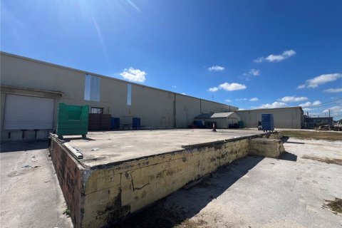 Commercial property in Tampa, Florida 3895.95 sq.m. № 2278044 - photo 7