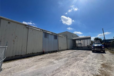 Commercial property in Tampa, Florida 3895.95 sq.m. № 2278044 - photo 6