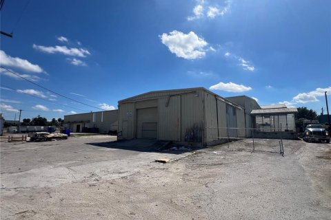 Commercial property in Tampa, Florida 3895.95 sq.m. № 2278044 - photo 8