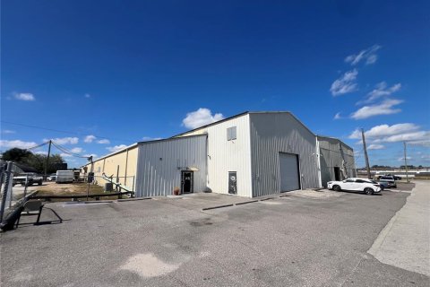Commercial property in Tampa, Florida 3895.95 sq.m. № 2278044 - photo 9
