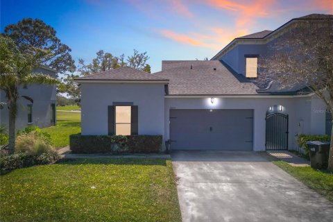 Townhouse in Orlando, Florida 3 bedrooms, 160.91 sq.m. № 1558568 - photo 1