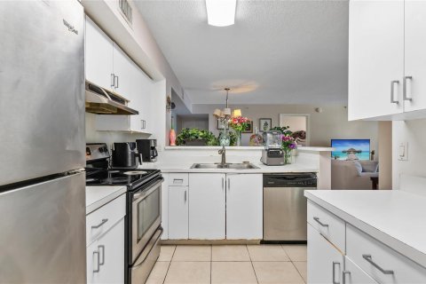 Copropriété à vendre à Miramar, Floride: 3 chambres, 104.52 m2 № 2182715 - photo 6