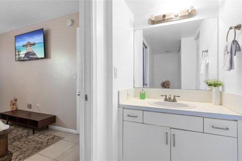 Copropriété à vendre à Miramar, Floride: 3 chambres, 104.52 m2 № 2182715 - photo 11