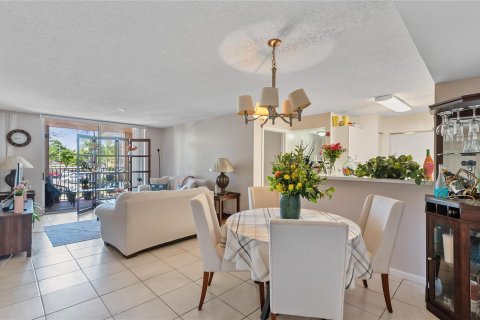 Condo in Miramar, Florida, 3 bedrooms № 2182715