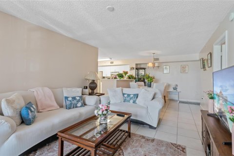 Copropriété à vendre à Miramar, Floride: 3 chambres, 104.52 m2 № 2182715 - photo 4