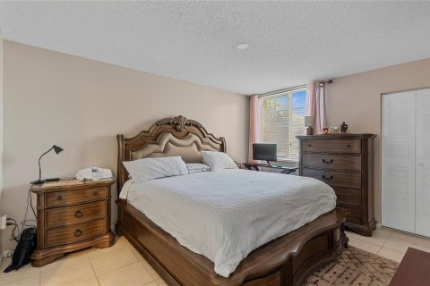 Copropriété à vendre à Miramar, Floride: 3 chambres, 104.52 m2 № 2182715 - photo 9