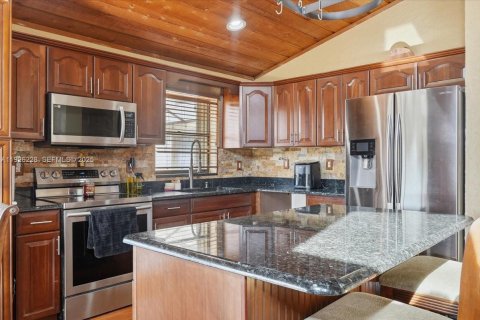 House in Tamarac, Florida 3 bedrooms, 165.64 sq.m. № 1985683 - photo 14