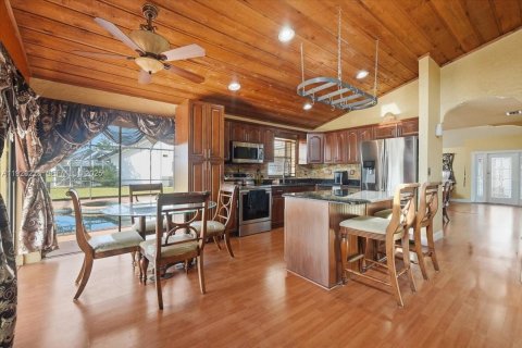 House in Tamarac, Florida 3 bedrooms, 165.64 sq.m. № 1985683 - photo 13