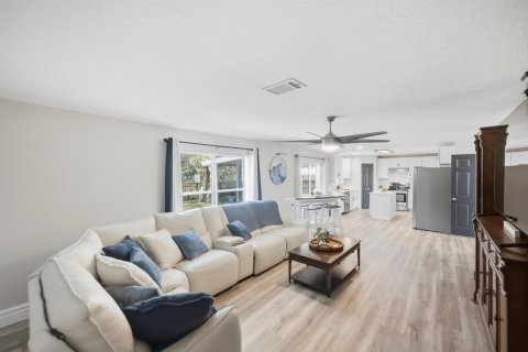 Villa ou maison à vendre à Sebastian, Floride: 4 chambres, 217.76 m2 № 2374169 - photo 14