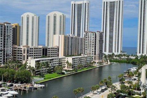 Condominio en venta en Sunny Isles Beach, Florida, 1 dormitorio № 2088949 - foto 2