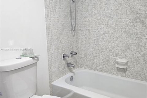 Condominio en venta en Sunny Isles Beach, Florida, 1 dormitorio № 2088949 - foto 9
