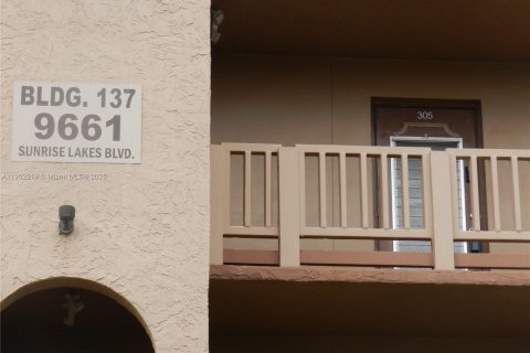 Condo in Sunrise, Florida, 1 bedroom  № 1954119 - photo 17