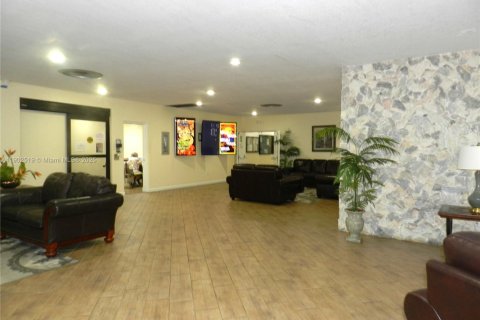Condo in Sunrise, Florida, 1 bedroom  № 1954119 - photo 22