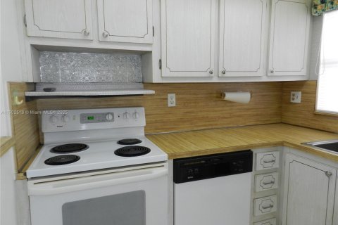 Condo in Sunrise, Florida, 1 bedroom  № 1954119 - photo 8