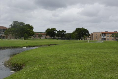 Condo in Sunrise, Florida, 1 bedroom  № 1954119 - photo 20