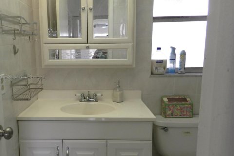Condo in Sunrise, Florida, 1 bedroom  № 1954119 - photo 3