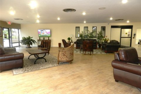 Condo in Sunrise, Florida, 1 bedroom  № 1954119 - photo 21