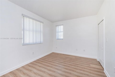 Condo in Homestead, Florida, 3 bedrooms  № 2001577 - photo 16