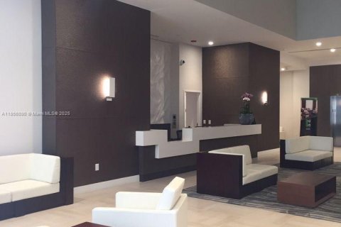 Copropriété à louer à Doral, Floride: 1 chambre, 91.88 m2 № 1878434 - photo 2