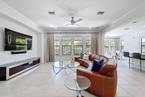 Casa en venta en Tampa, Florida, 4 dormitorios, 357.12 m2 № 1657729 - foto 15