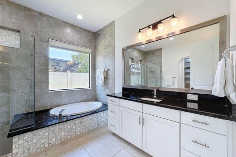 Casa en venta en Tampa, Florida, 4 dormitorios, 357.12 m2 № 1657729 - foto 25