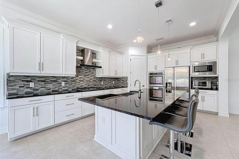 Casa en venta en Tampa, Florida, 4 dormitorios, 357.12 m2 № 1657729 - foto 4