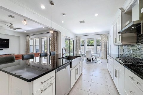 Casa en venta en Tampa, Florida, 4 dormitorios, 357.12 m2 № 1657729 - foto 3