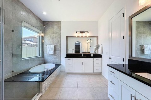 Casa en venta en Tampa, Florida, 4 dormitorios, 357.12 m2 № 1657729 - foto 24