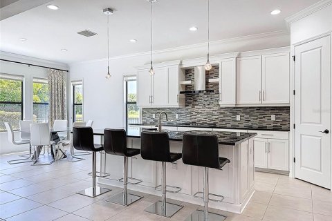 Casa en venta en Tampa, Florida, 4 dormitorios, 357.12 m2 № 1657729 - foto 7