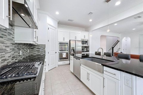 Casa en venta en Tampa, Florida, 4 dormitorios, 357.12 m2 № 1657729 - foto 6