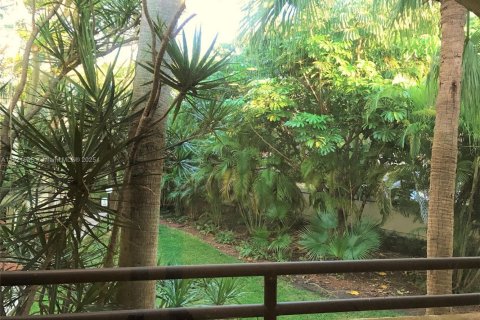 Townhouse in Aventura, Florida 2 bedrooms, 101.82 sq.m. № 1975900