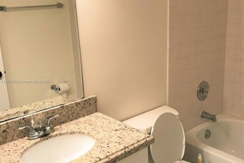 Townhouse in Aventura, Florida 2 bedrooms, 101.82 sq.m. № 1975900 - photo 16