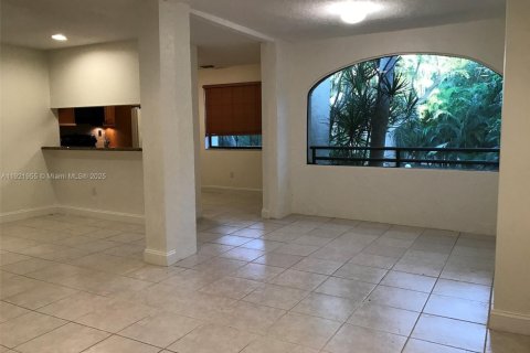 Townhouse in Aventura, Florida 2 bedrooms, 101.82 sq.m. № 1975900 - photo 5