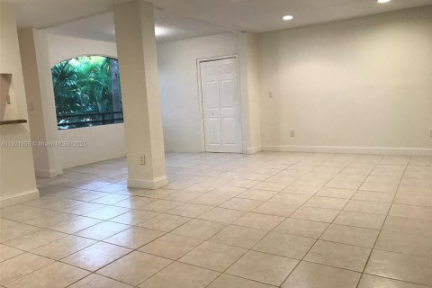 Townhouse in Aventura, Florida 2 bedrooms, 101.82 sq.m. № 1975900 - photo 4