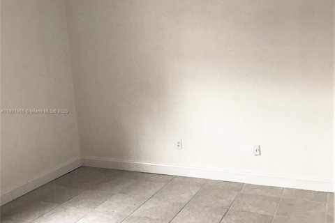 Townhouse in Aventura, Florida 2 bedrooms, 101.82 sq.m. № 1975900 - photo 15