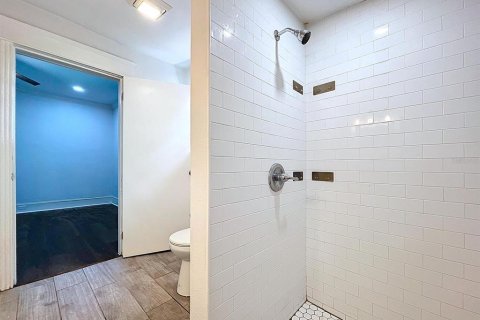 Casa en alquiler en Tampa, Florida, 2 dormitorios, 94.39 m2 № 1886391 - foto 8