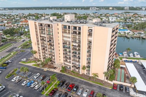 Condominio en venta en Clearwater, Florida, 2 dormitorios, 89.74 m2 № 1826873 - foto 1