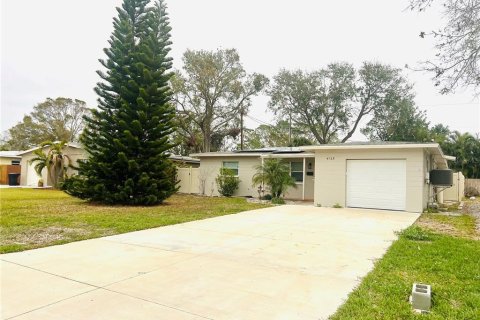Casa en venta en Saint Petersburg, Florida, 3 dormitorios, 101.82 m2 № 1554886 - foto 1