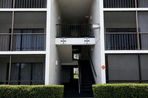 Condo à Sanford, Floride, 2 chambres  № 2112351