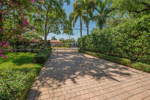 Villa ou maison à vendre à Miami, Floride: 5 chambres, 352.1 m2 № 1871479 - photo 5