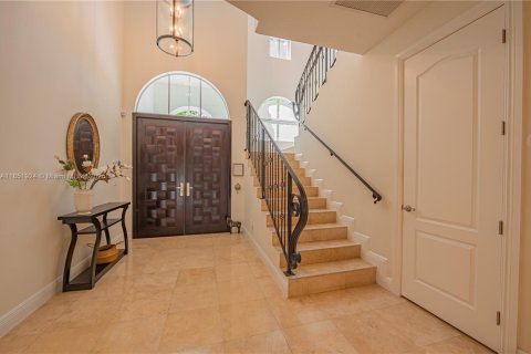 Villa ou maison à vendre à Miami, Floride: 5 chambres, 352.1 m2 № 1871479 - photo 7