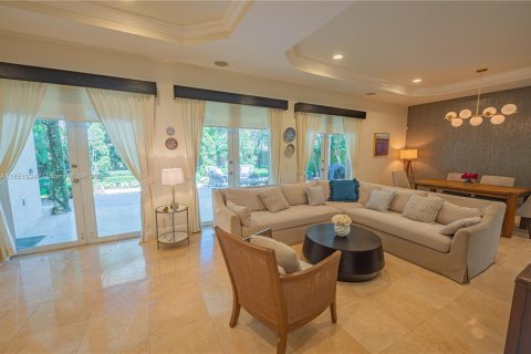 Villa ou maison à vendre à Miami, Floride: 5 chambres, 352.1 m2 № 1871479 - photo 24