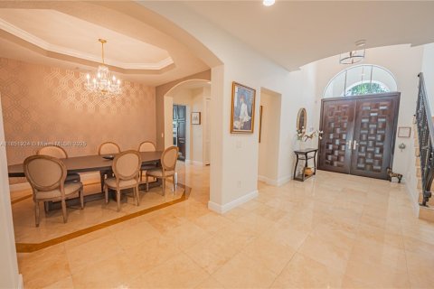 Villa ou maison à vendre à Miami, Floride: 5 chambres, 352.1 m2 № 1871479 - photo 13