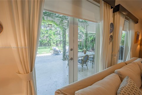 Villa ou maison à vendre à Miami, Floride: 5 chambres, 352.1 m2 № 1871479 - photo 29