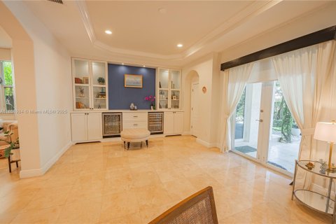 Villa ou maison à vendre à Miami, Floride: 5 chambres, 352.1 m2 № 1871479 - photo 28