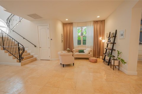 Villa ou maison à vendre à Miami, Floride: 5 chambres, 352.1 m2 № 1871479 - photo 8