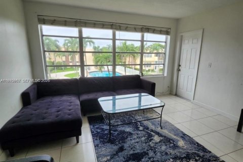 Купить кондоминиум в Халландейл-Бич, Флорида 1 спальня, 99.5м2, № 2055700 - фото 5