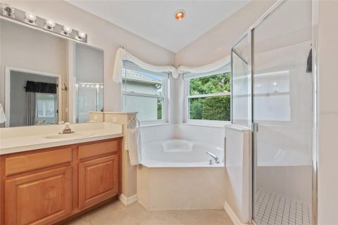 Villa ou maison à vendre à Oviedo, Floride: 4 chambres, 190.64 m2 № 2407085 - photo 13