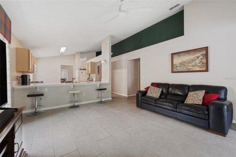 Villa ou maison à vendre à Oviedo, Floride: 4 chambres, 190.64 m2 № 2407085 - photo 11