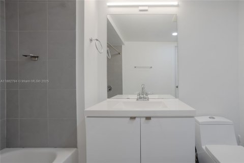 Купить кондоминиум в Майами, Флорида 2 спальни, 102.1м2, № 1983351 - фото 16